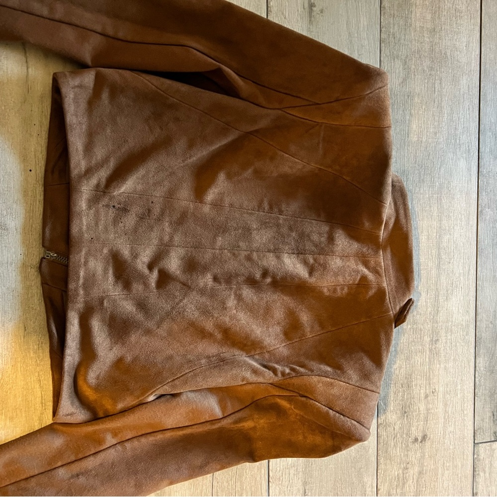BCBGMaxAzria Cropped Suede Moto Jacket in Cognac Brown - Picture 4 of 6